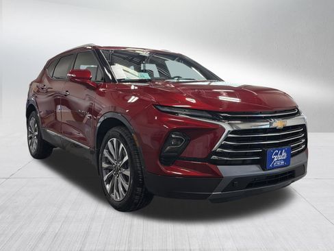 Used 2024 Chevrolet Blazer Premier image 2
