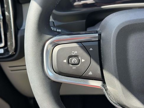 Used 2025 Volvo XC40 B5 Ultra w/ Climate Package AWD/4WD image 9