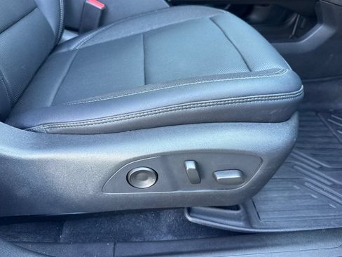 Used 2026 Chevrolet Equinox EV LT w/ Convenience Package II FWD image 24
