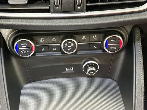 Used 2023 Alfa Romeo Stelvio Veloce AWD/4WD image 15