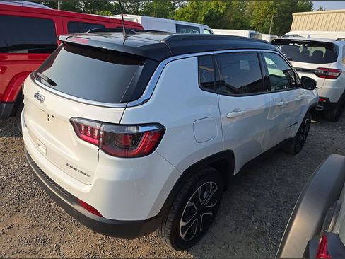 Used 2023 Jeep Compass Limited AWD/4WD image 4