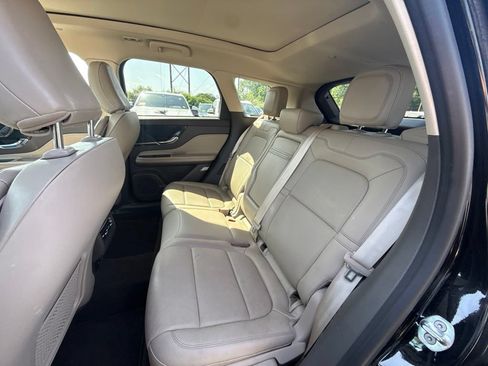Used 2021 Lincoln Corsair AWD w/ Premium Package image 17