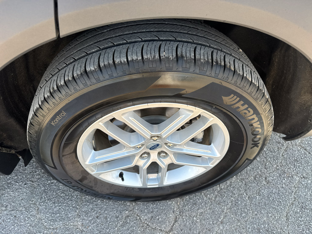 Used 2025 Ford Explorer Active w/ Active Comfort Package RWD image 24