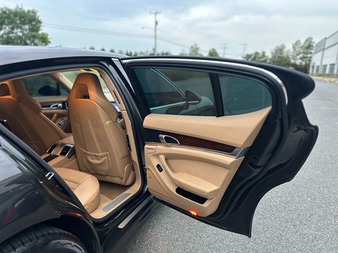 Used 2010 Porsche Panamera 4S image 17