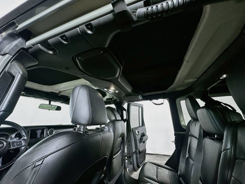 Used 2021 Jeep Wrangler Unlimited Sahara AWD/4WD image 13