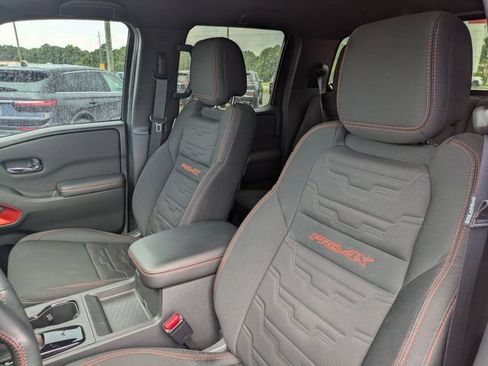 Used 2025 Nissan Frontier PRO-4X AWD/4WD image 15