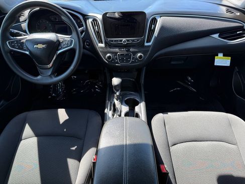 Used 2025 Chevrolet Malibu LT FWD image 13