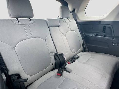 Used 2023 Honda Pilot LX image 25