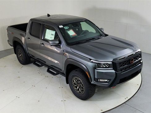 Certified 2026 Nissan Frontier PRO-4X w/ Pro-4x Convenience Package image 13