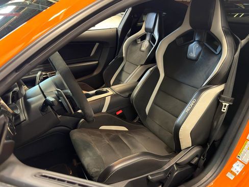 Used 2020 Ford Mustang Shelby GT500 w/ Carbon Fiber Track Pack image 18