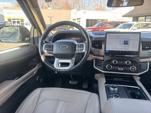 Used 2024 Ford Expedition Max Limited image 10