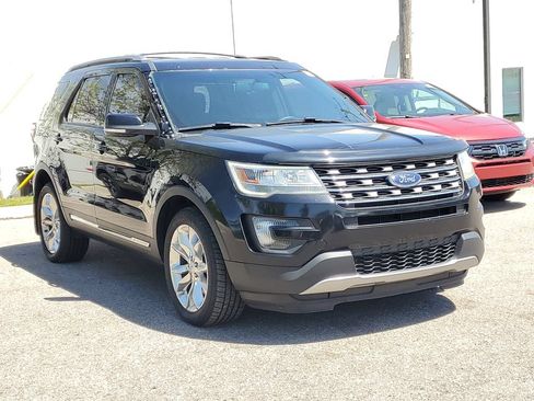 Used 2016 Ford Explorer XLT AWD/4WD image 4