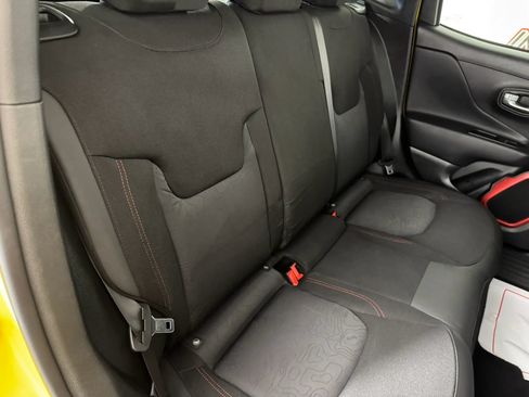 Used 2018 Jeep Renegade Trailhawk w/ UConnect 8.4 Nav Group AWD/4WD image 34