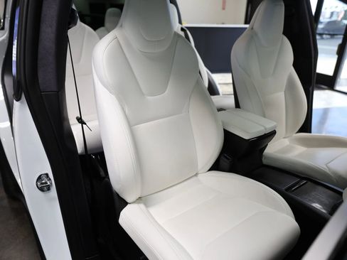 Used 2019 Tesla Model X Long Range AWD/4WD image 39