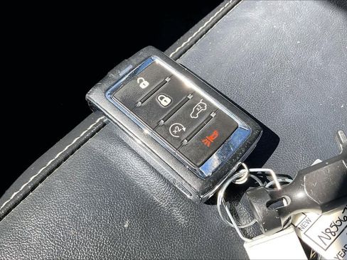 Used 2022 Jeep Grand Cherokee L Limited image 15