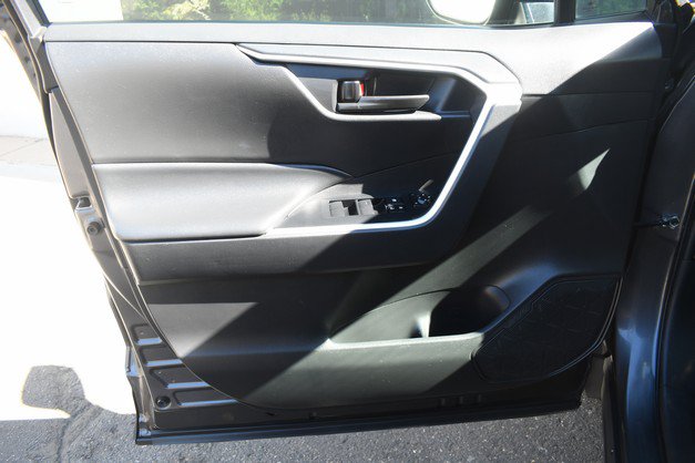 Used 2025 Toyota RAV4 LE AWD/4WD image 13