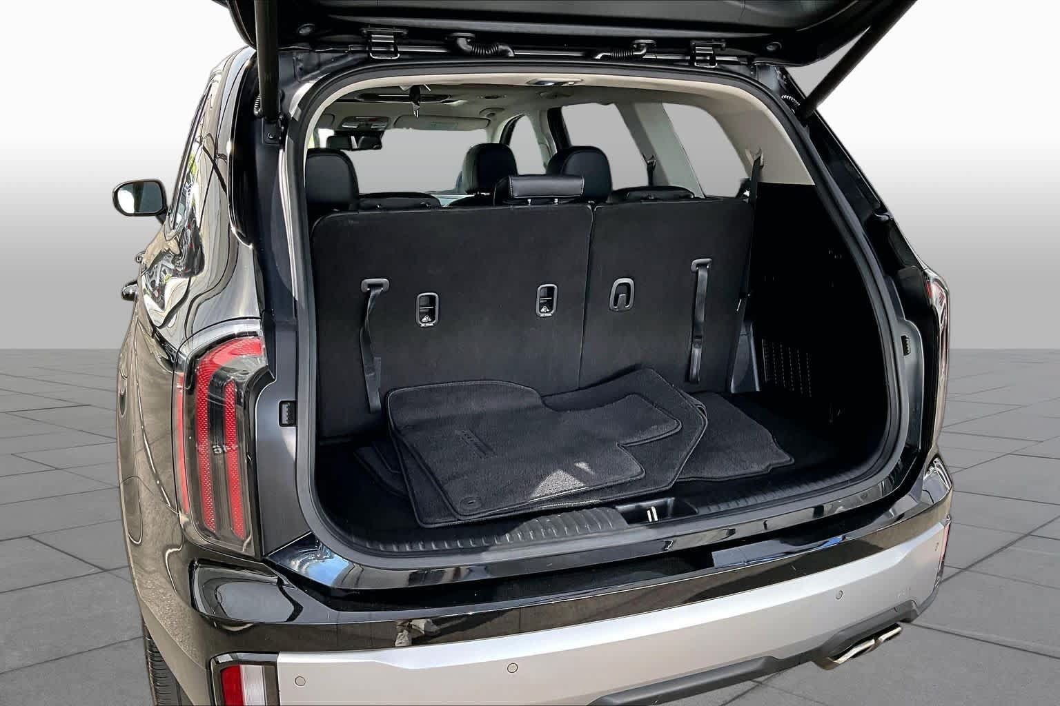 Used 2023 Kia Telluride EX w/ EX Captain's Chair Package FWD image 37