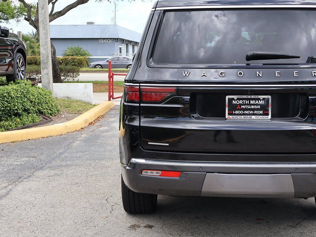 Used 2022 Jeep Wagoneer Series II w/ Premium Group I AWD/4WD image 20