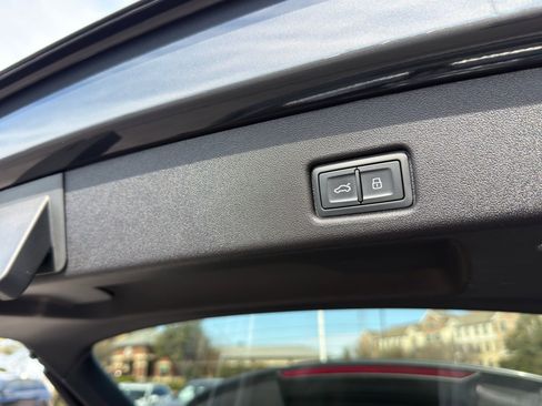 Certified 2025 Audi Q5 Premium w/ Convenience Package image 29