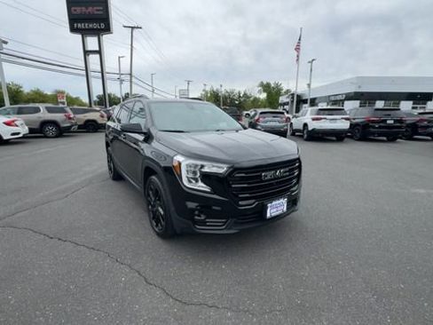 Used 2023 GMC Terrain SLT w/ Infotainment Package II AWD/4WD image 2