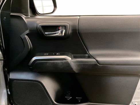 Used 2020 Toyota Tacoma TRD Off-Road image 24