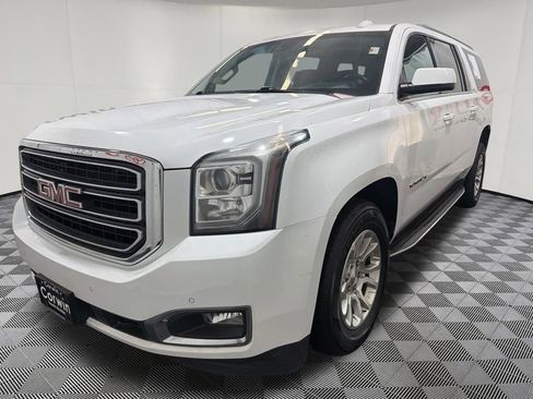 Used 2020 GMC Yukon XL SLT AWD/4WD image 3