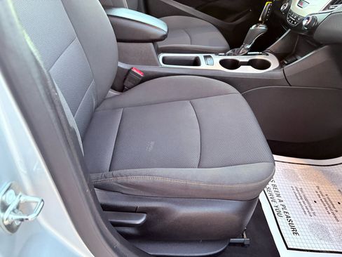 Used 2018 Chevrolet Cruze LS image 14