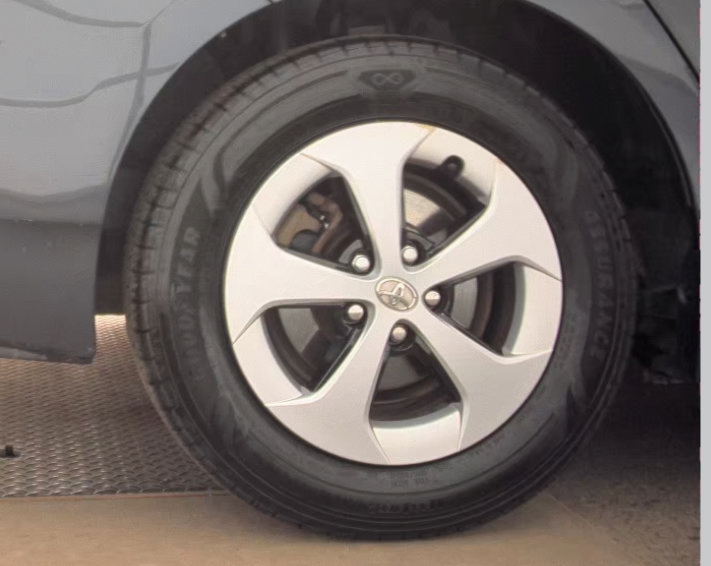 Used 2014 Toyota Prius Four FWD image 10