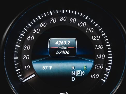 Used 2014 Mercedes-Benz E 350 4MATIC Sedan image 24
