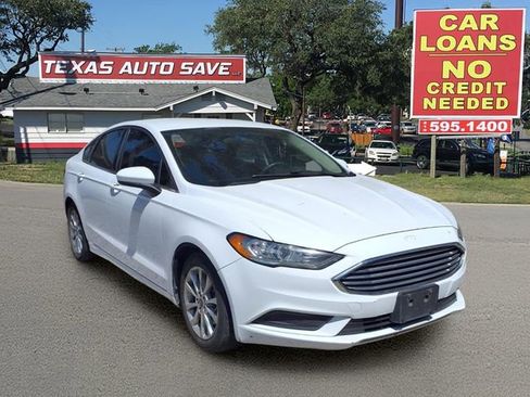 Used 2017 Ford Fusion SE w/ Fusion SE Technology Package FWD image 1