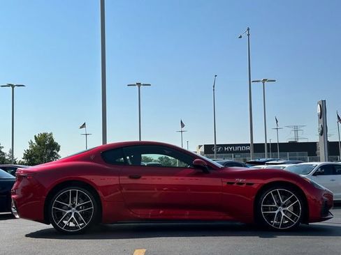 Used 2024 Maserati GranTurismo Trofeo AWD/4WD image 3