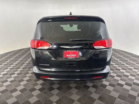 Used 2023 Chrysler Voyager LX FWD image 6