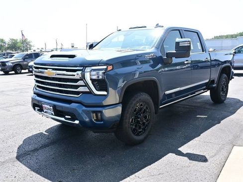 Used 2026 Chevrolet Silverado 3500 High Country w/ High Country Premium Package AWD/4WD image 13