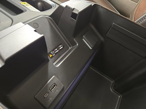 Used 2024 GMC Sierra 2500 Denali w/ Denali Reserve Package image 28