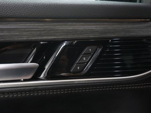 Used 2023 Jeep Wagoneer Series II AWD/4WD image 23
