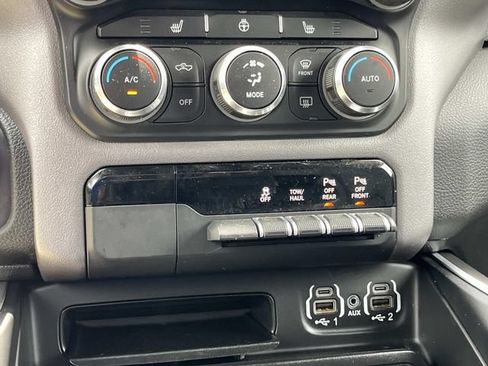 Used 2022 RAM 1500 Big Horn AWD/4WD image 33