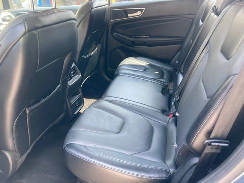 Used 2018 Ford Edge Titanium w/ Cold Weather Package AWD/4WD image 31