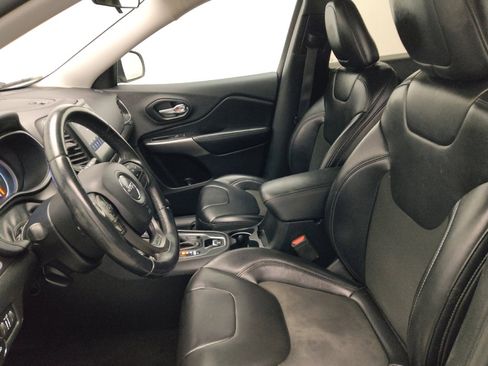 Used 2019 Jeep Cherokee Latitude Plus image 17