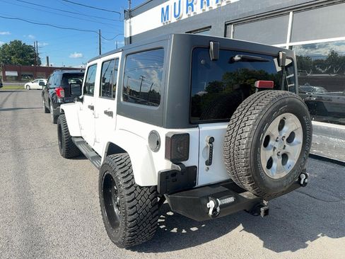 Used 2015 Jeep Wrangler Unlimited Sahara w/ Connectivity Group AWD/4WD image 3