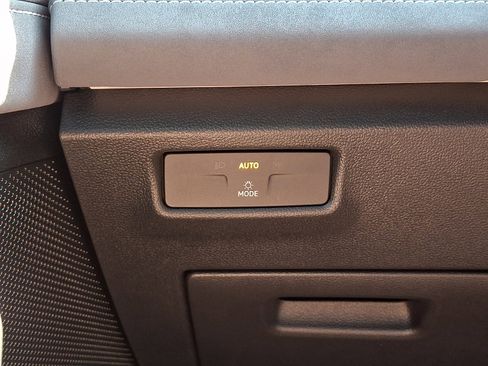 New 2026 Volkswagen Tiguan SE R-Line AWD/4WD image 15