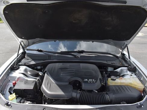 Used 2019 Dodge Charger SXT w/ Blacktop Package image 15