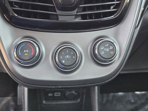 Used 2021 Chevrolet Spark LT FWD image 11