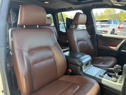 Used 2016 Toyota Land Cruiser AWD/4WD image 25