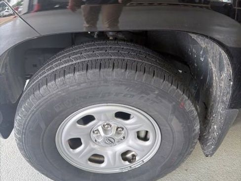Used 2022 Nissan Frontier S AWD/4WD image 4