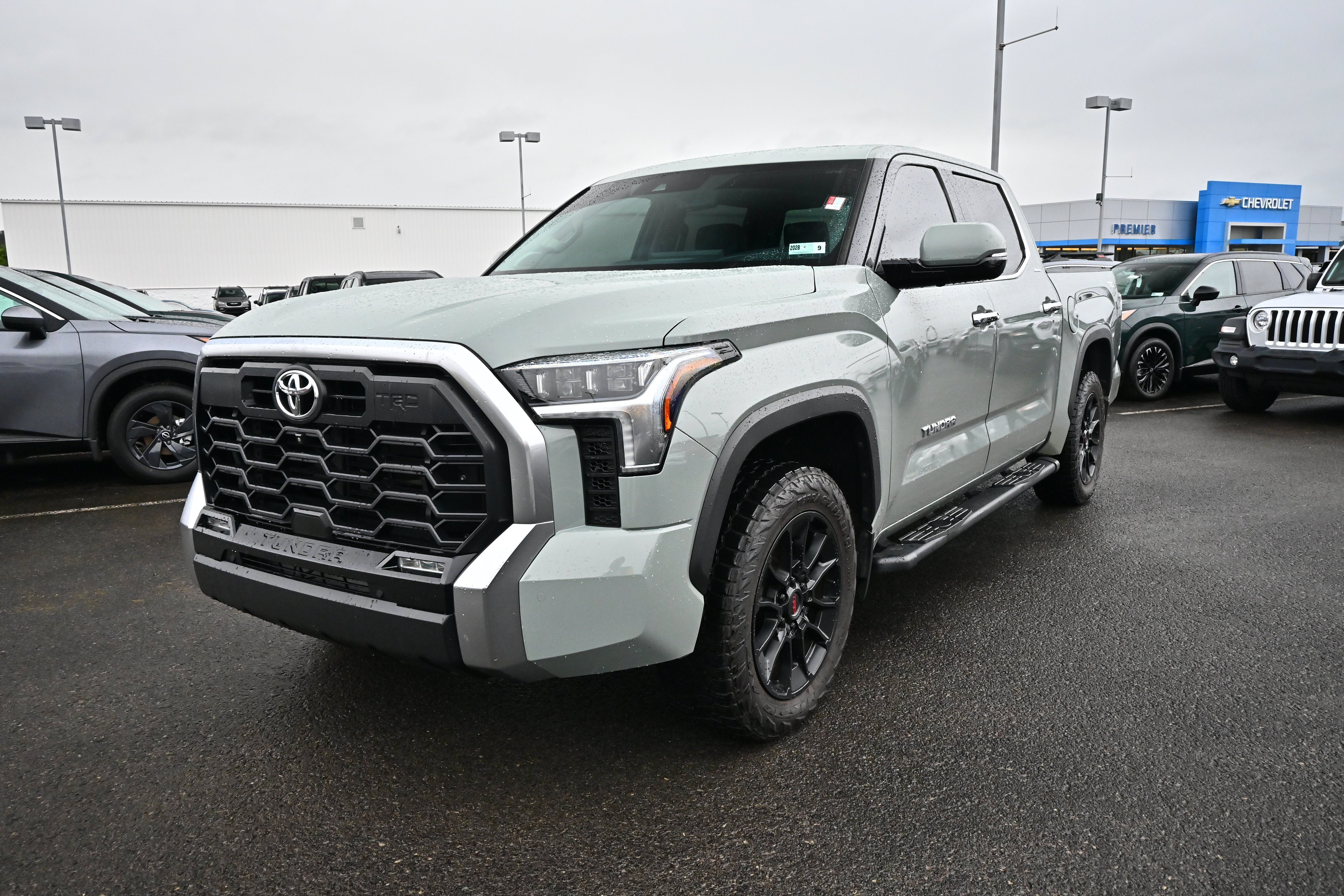 Used 2022 Toyota Tundra Limited w/ TRD Off-Road Package AWD/4WD image 4