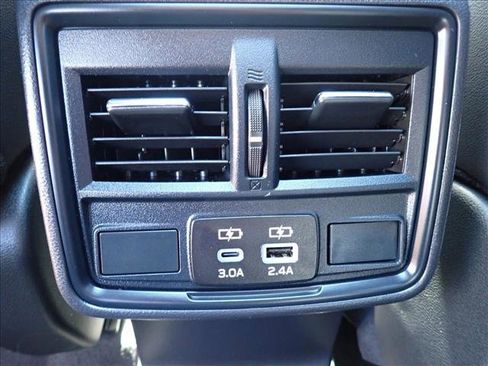 Used 2025 Subaru Forester Premium AWD/4WD image 11