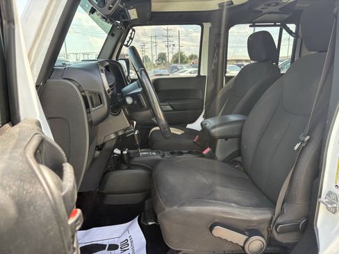 Used 2018 Jeep Wrangler Unlimited Sport S AWD/4WD image 22