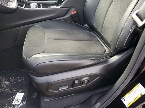 New 2025 Jeep Grand Cherokee Altitude image 20