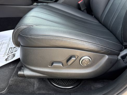 Used 2024 Genesis GV80 2.5T AWD/4WD image 12