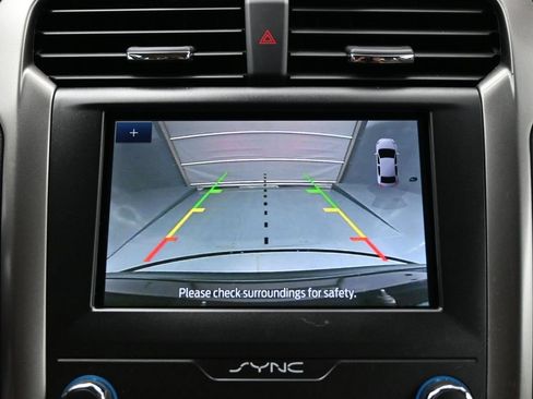 Used 2020 Ford Fusion SE FWD image 22